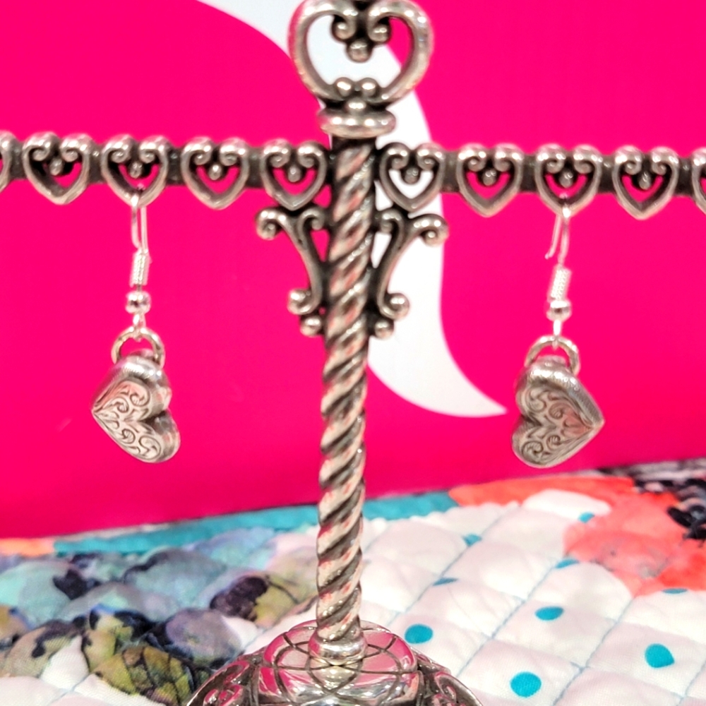 BRIGHTON HEARTS ETCHED SCROLLWORK HEARTS EARRINGS NWOT